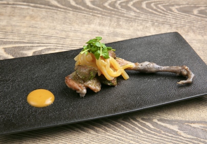 The second photo of L'evo