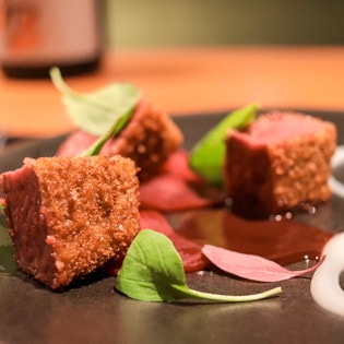 The photo of Kamoshiya Kusumoto