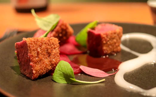 カモシヤ クスモトの写真