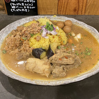 創作カレー ツキノワ