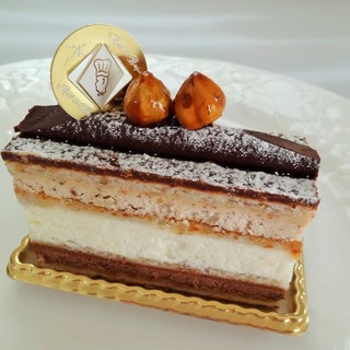 ベルグの４月 本店