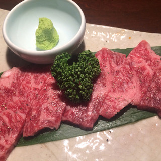 炭火和牛焼肉 じろうや