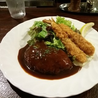 グリルばらの木