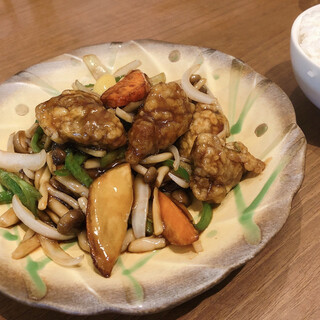 CHINA TABLE 花木蘭