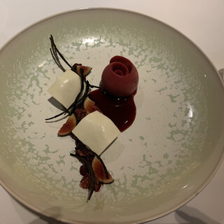 ベージュ アラン・デュカス 東京