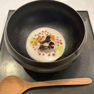 Installation Table ENSO L'asymetrie du calme