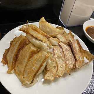 ぎょうざの店 ひょうたん 元町店