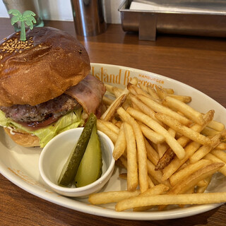 Island Burgers 四谷三丁目店