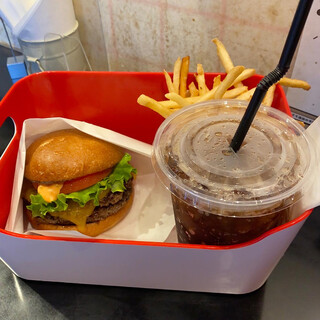 ヘンリーズ バーガー 代官山