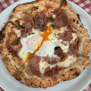 ピッツァ ケベロス 明治神宮前店