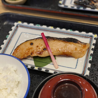 魚久 イートイン あじみせ 本店