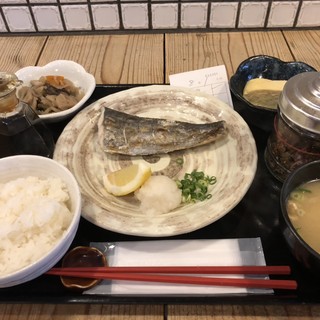梅山鉄平食堂 本店