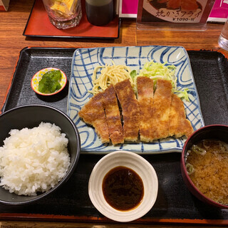 焼とんかつ たいら