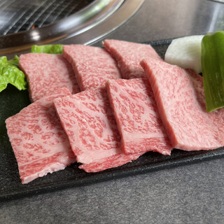 肉料理おがた 駅東店