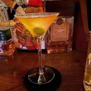 バー　スリーマティーニ