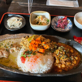 旧ヤム邸 空堀店