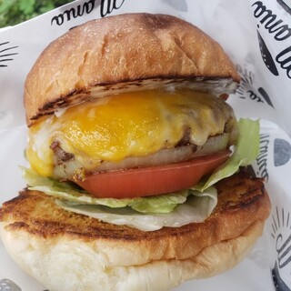 バーガーマニア 白金店