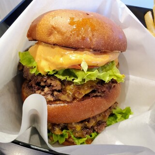 ヘンリーズ バーガー 代官山