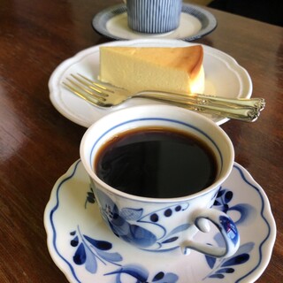 アンセーニュダングル 原宿店