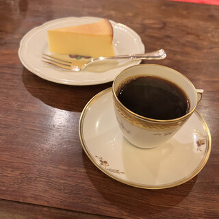 カフェ・アンセーニュ・ダングル 自由が丘店