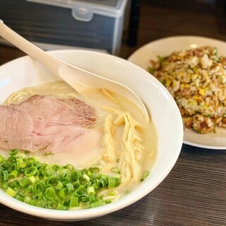 麺屋 菜々兵衛 本店