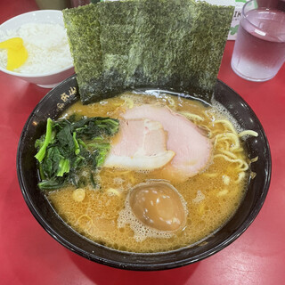 ラーメン 杉田家 千葉祐光店