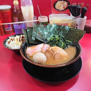 家系ラーメン とらきち家