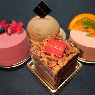 ドゥブルベ・ボレロ 守山本店