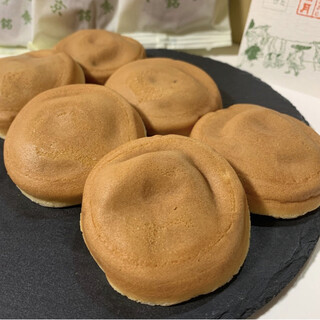 阿闍梨餅本舗 京菓子司 満月 本店