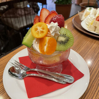 ミキ フルーツ カフェ