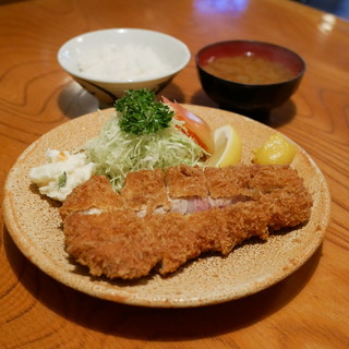 とんかつ かつせい