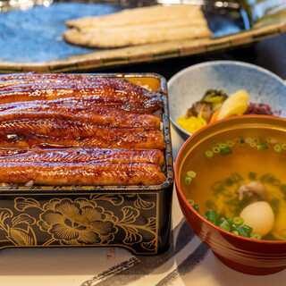 ぬりや 泉町大通り