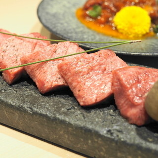 牛刺しと焼肉 仔虎 クリスロード店