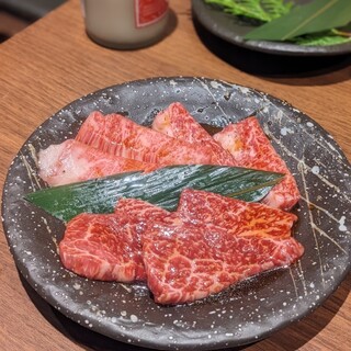 炭焼肉　石田屋。 Hanare