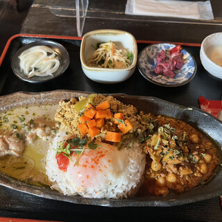 旧ヤム邸 空堀店