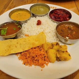 ポンガラカレー 阪急サン広場店