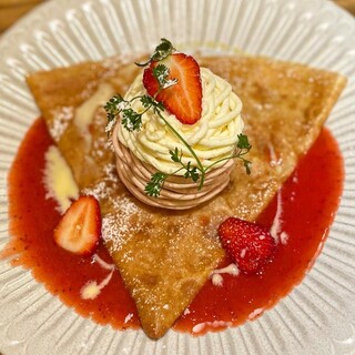 クレープリー・スタンド シャンデレール 梅田店