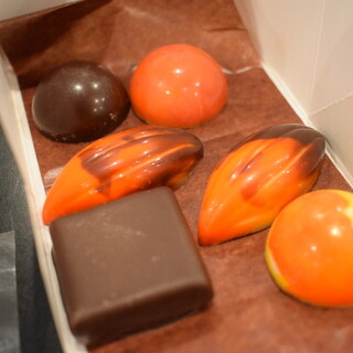 ラ・ピエール・ブランシュ 元町店