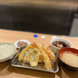 天麩羅処ひらお アクロス店