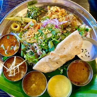 多国籍食堂 錆と煤