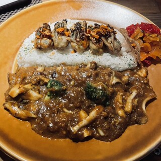 【カレー専門店】円山教授。