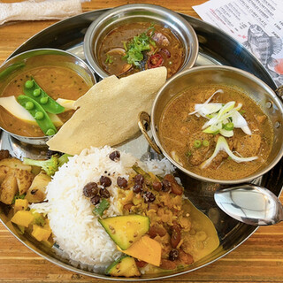 BLOCK HOUSE 水曜カレー