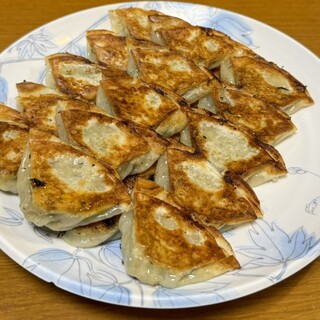 ぎょうざ専門店唐や 錦店