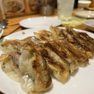 餃子のだんちゃん　三国亭 八幡筋店