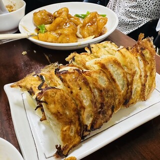 餃子屋 満園 三宮店（1号店）