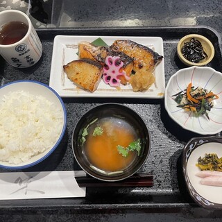 魚久 イートイン あじみせ 本店