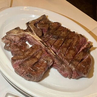 AKARENGA STEAK HOUSE