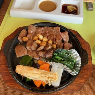 ステーキハウス蜂