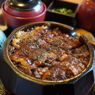 あつた蓬莱軒 本店