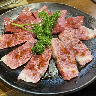 炭火焼肉 やまもと
